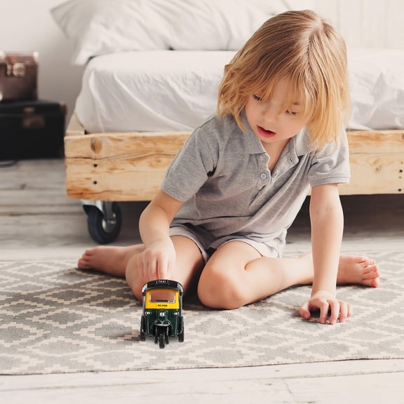 IMIKEYA Vintage Green Tricycle Figurine Alloy and Plastic Car Model for Retro Home Decor