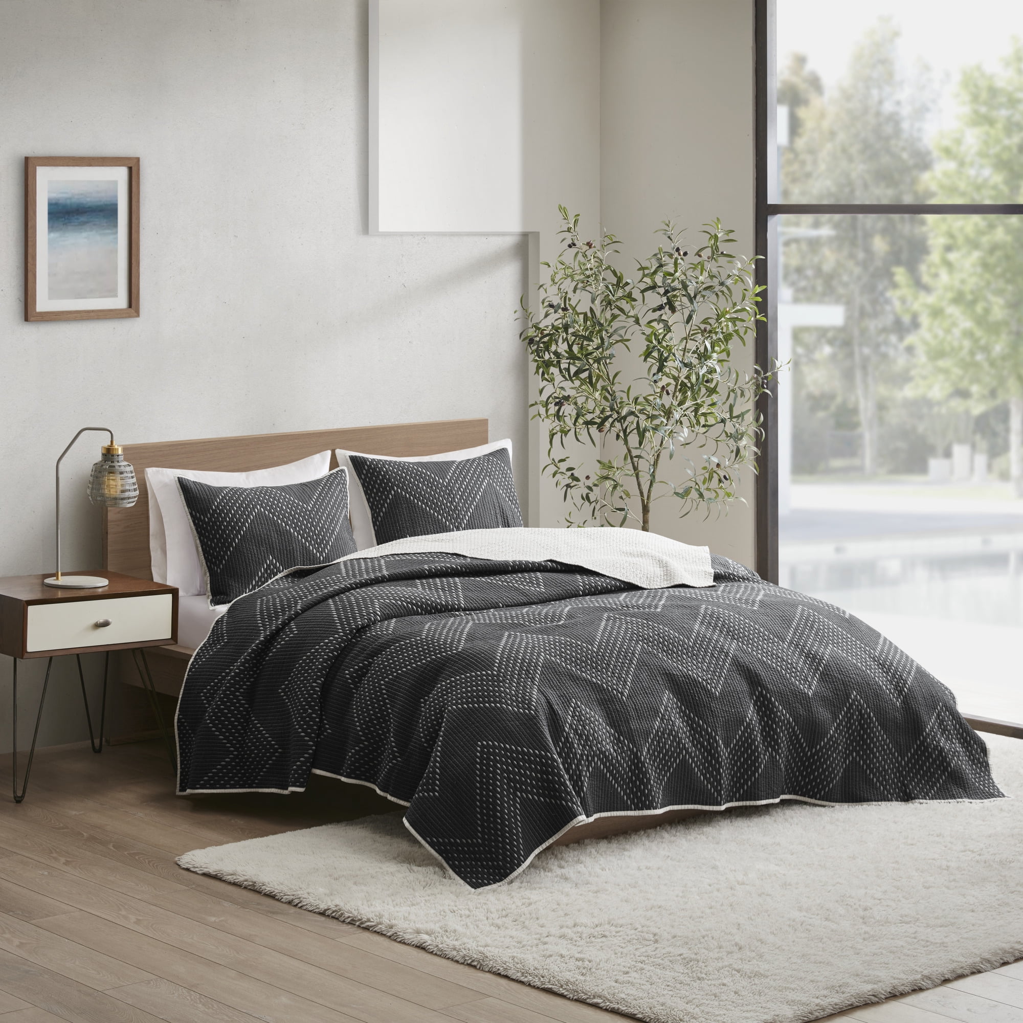 Black Cotton King Quilt Set with Chevron Pattern