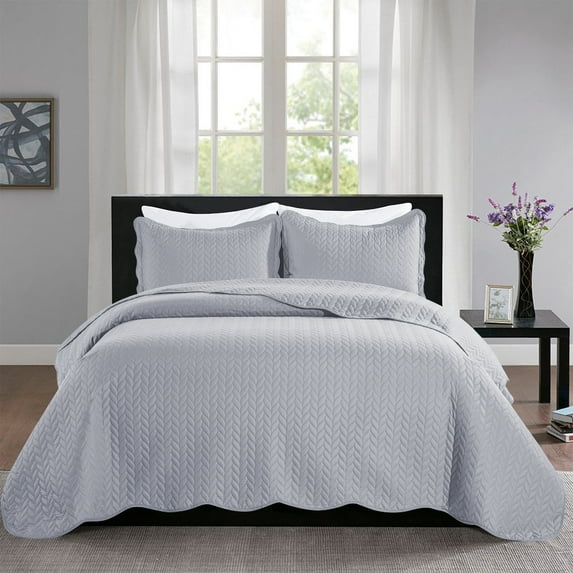 Imperial Rooms 3 Piece Bedspread Chevron Pattern Soft Microfiber Reversible Quilt Set with 2 Pillow Shams, Silver Queen