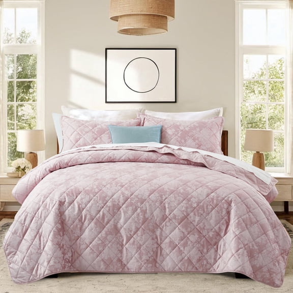 IR Imperial Rooms Luxury Velvet 2-Piece Floral Pattern Bedspread Set Ultrasonic Embossed Reversible Quilt Set Washable Bedding Twin Size Pink