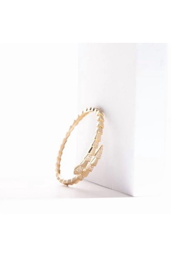 Arrowhead Wrap Bracelet – Stylish Women’s Jewelry in Gold Bold and Modern Design with Sparkling Crystal Accents
