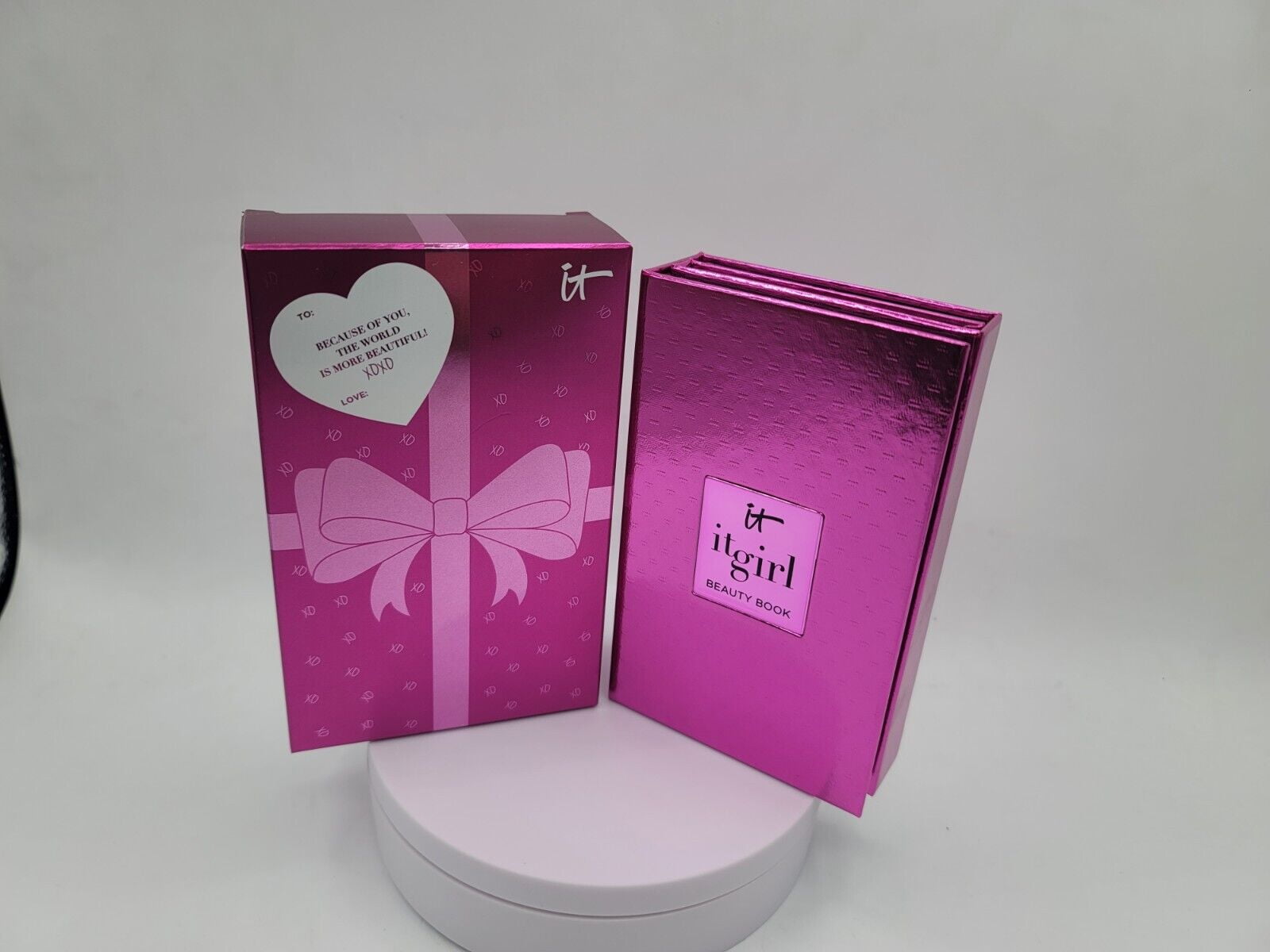 IT Cosmetics It Girl Beauty Book
