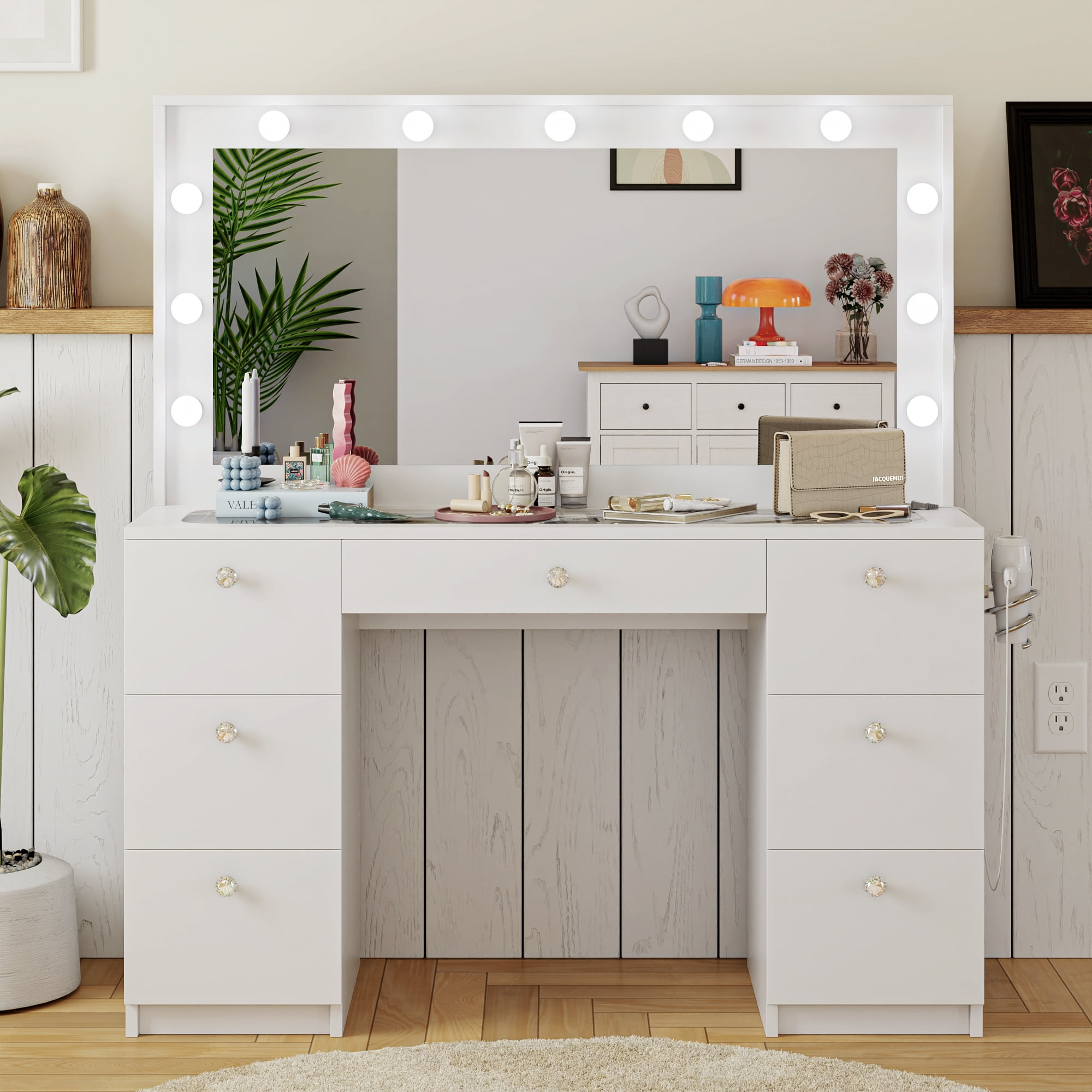 Ibbie Modern Vanity Table 7 Drawers Lights Mirror Glass Top Golden Knobs White Painted for Bedroom