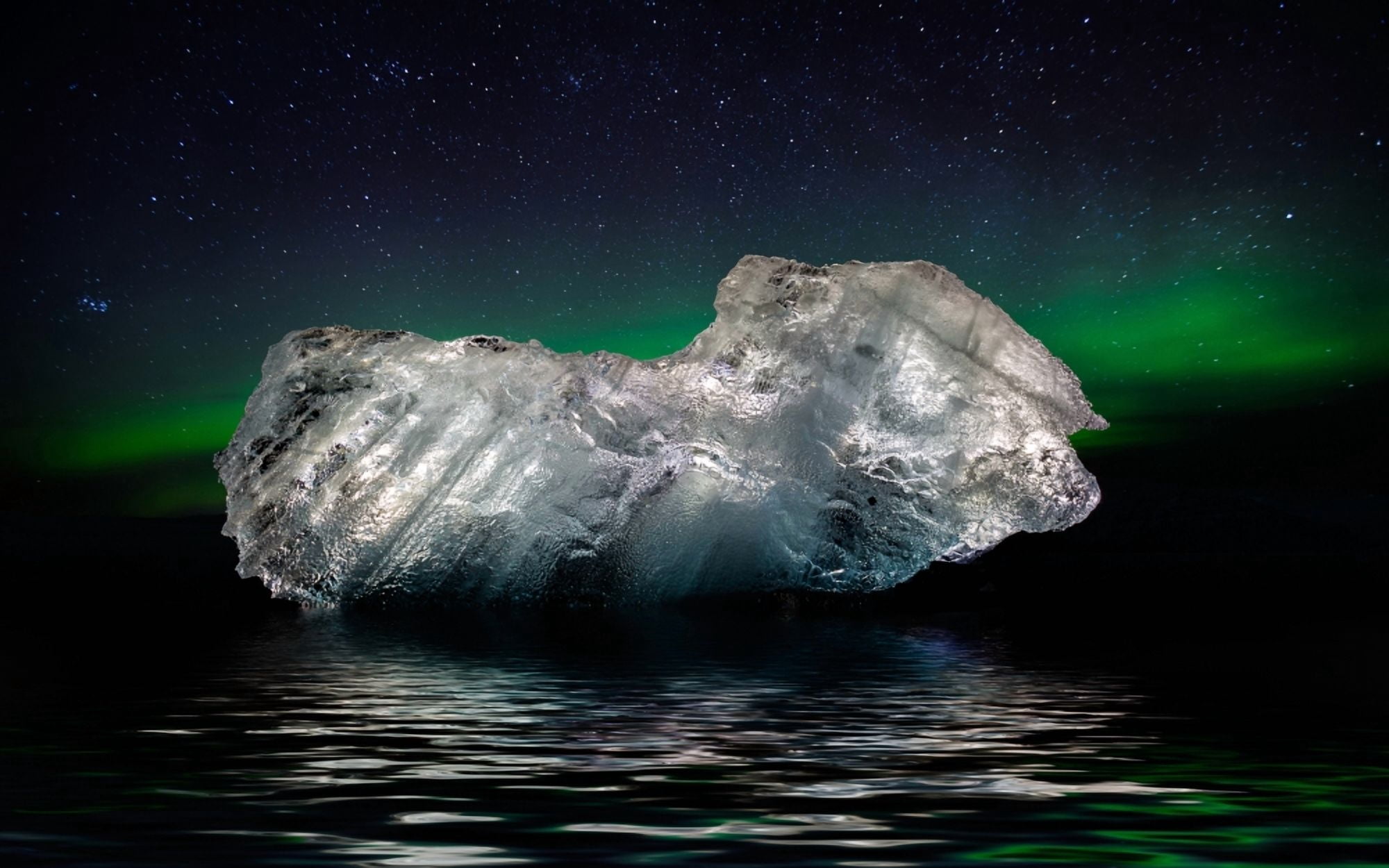 Ice with the Aurora Borealis Ice formations come from the Jokulsarlon Glacial Lagoon Breidamerkurjokull Glacier Vatnajokull Ice Cap Iceland Canvas Art - Panoramic Images (40 x 24)