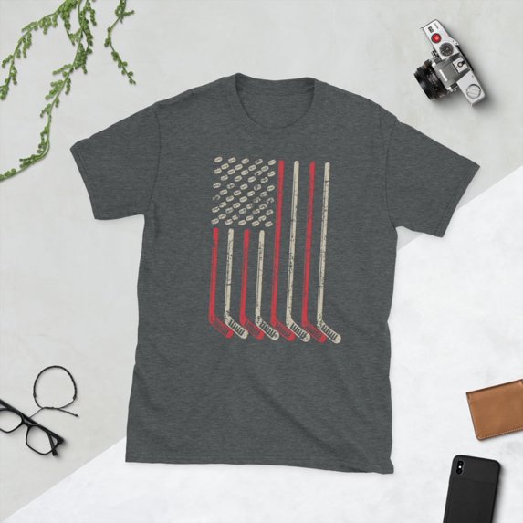 Ice Hockey Player USA Flag Expert Hockey Sports Lover Short-Sleeve Unisex T-Shirt (Dark Heather, S)