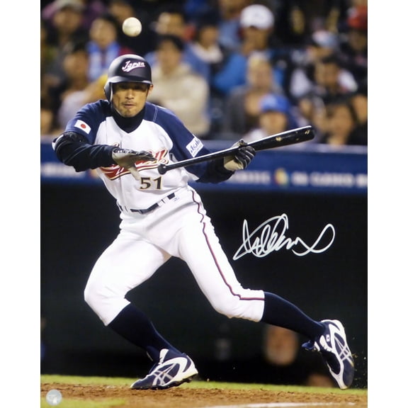 Ichiro Suzuki Autographed 16x20 Photo WBC Japan IS Holo 77815