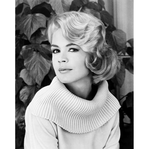 If A Man Answers Sandra Dee 1962 Photo Print (16 x 20)