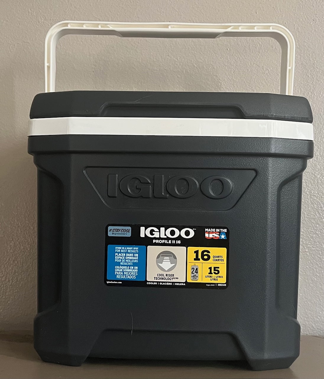 Igloo 16qt Ice Chest Water Cooler with Bail Handle, Jet Carbon