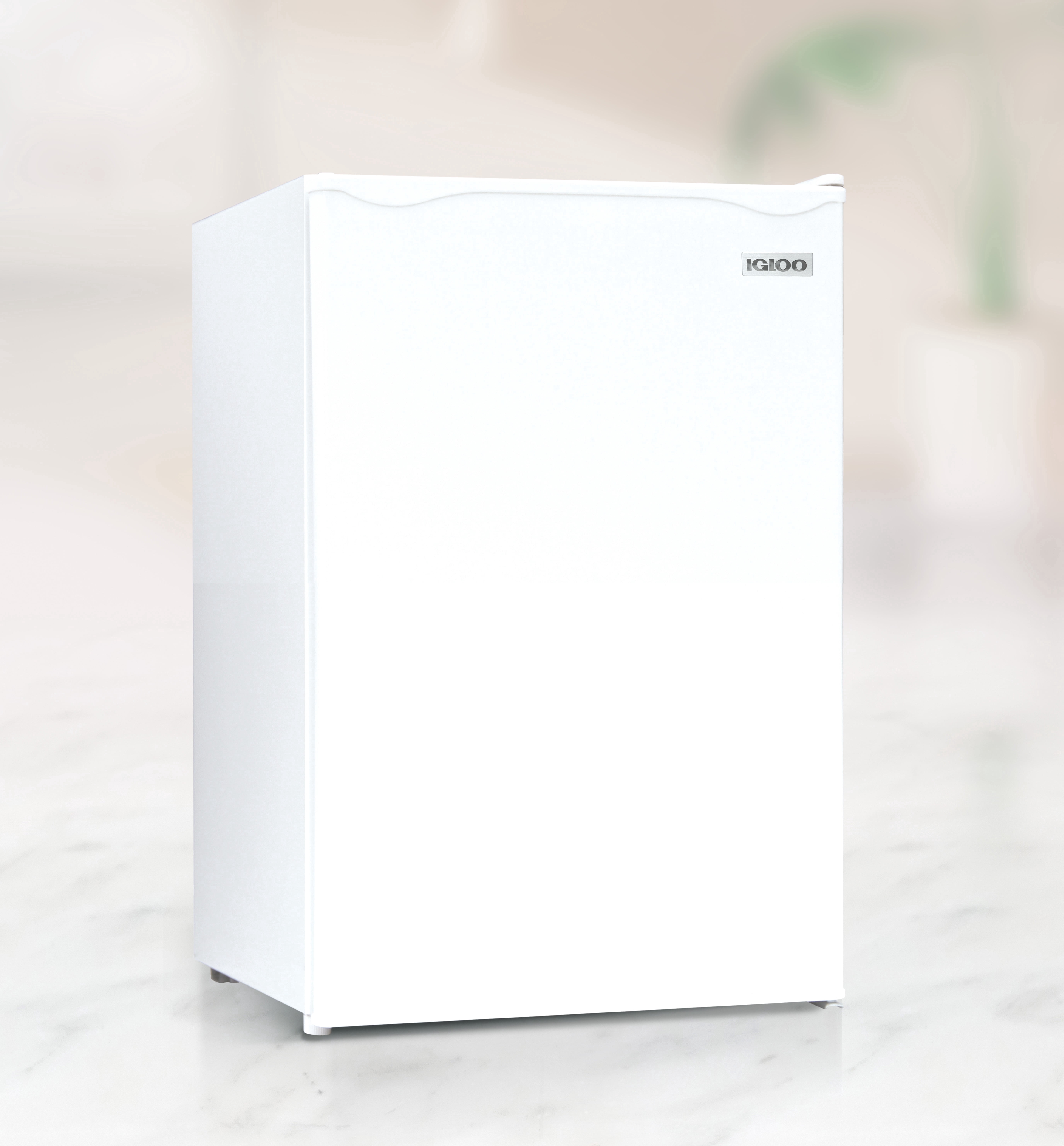 Igloo 2.6 cu ft Mini Refrigerator, Single Door Mini Fridge With Freezer and 2 Shelves, White