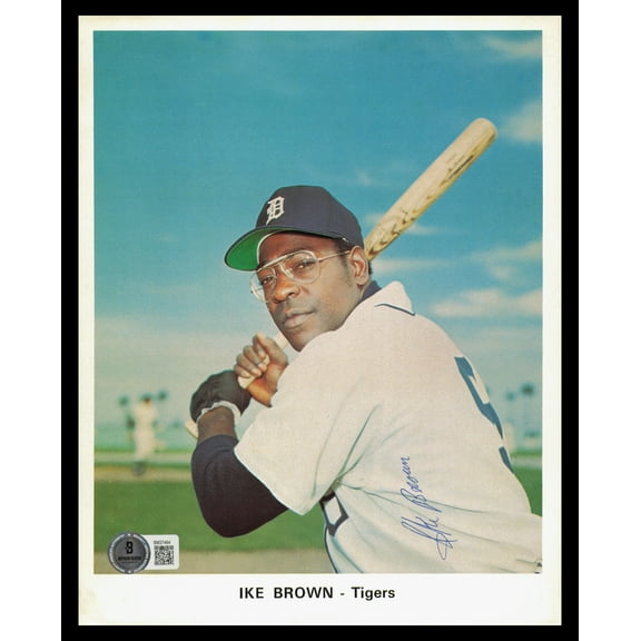 Ike Brown Autographed 7x9 Team Issued Photo Detroit Tigers 1971 Beckett BAS QR #BM37464
