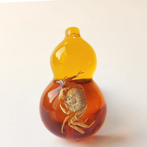 Imitation Amber Pendant Gourd Shaped Crab Insect Specimen Handmade Resin Ornament Educational Display Gift