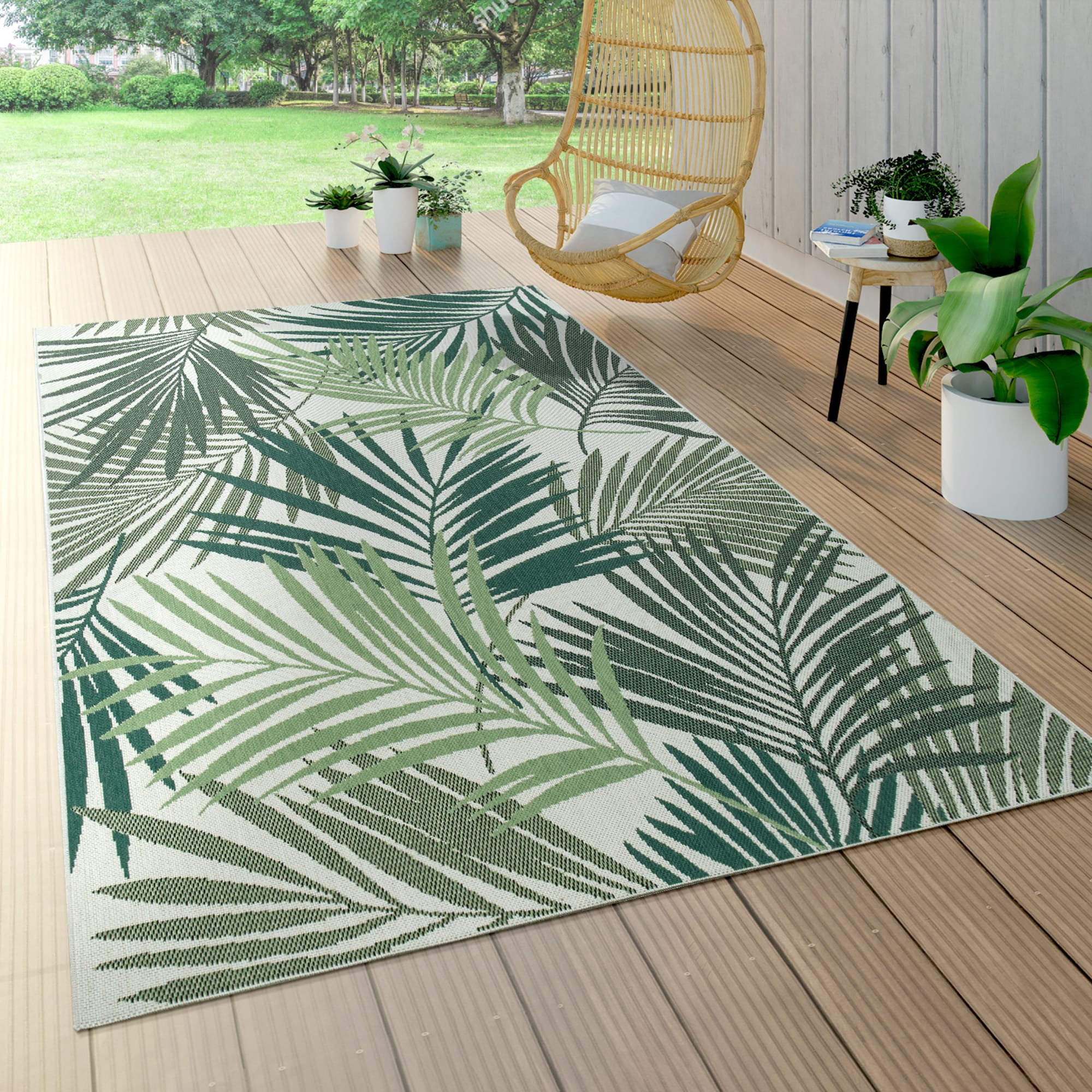 Green and White Synthetic Flat Woven Palm Tree Indoor/Outdoor Rug