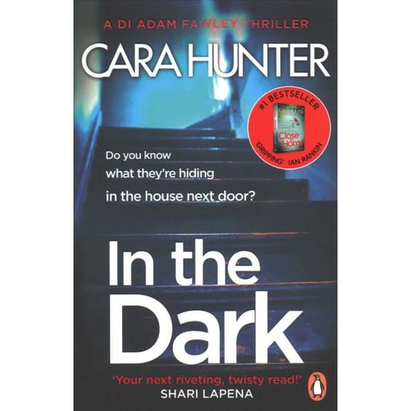 Pre-Owned In The Dark Cara Hunter (Paperback)