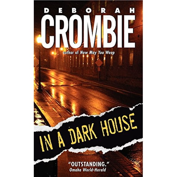 Pre-Owned In a Dark House (Mass Market Paperback) 0060525266 9780060525262