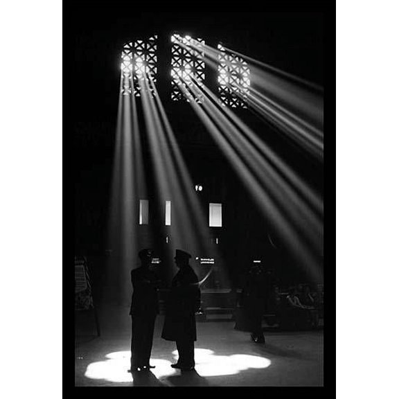 In the Waiting Room of Union Station, Chicago- Fine Art Canvas Print (20" x 30")