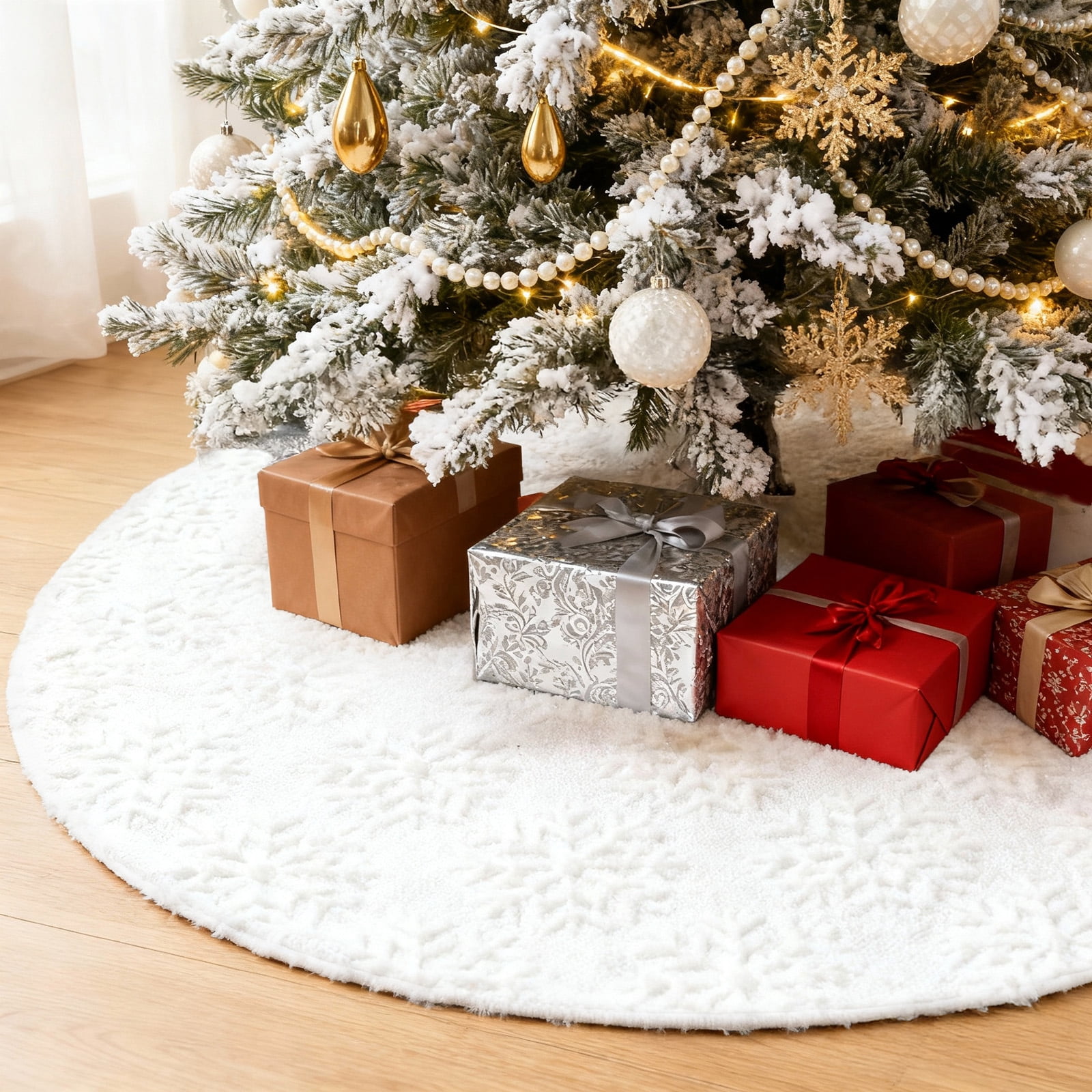 Sanmadrola Christmas Tree Skirt White Plush Skirts Large Christmas Decorations Indoor Xmas Ornaments Holiday Decor for Home Party Holiday Decorations, 36in
