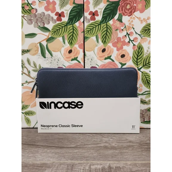 Incase Neoprene Classic Sleeve For Macbook 11" - Dolphin Gray