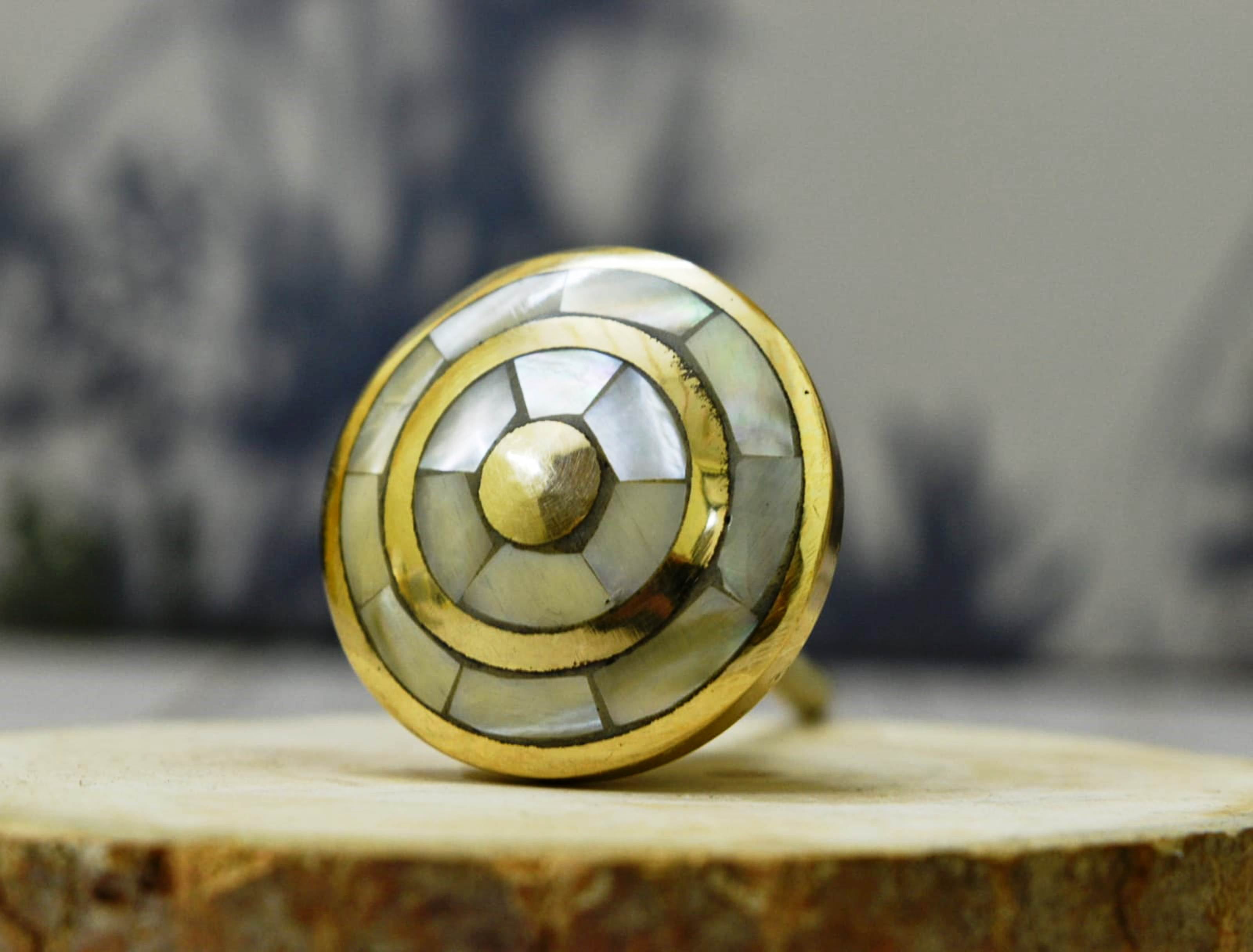 India House Mother of Pearl Dresser Pull Knob,Gold Drawer Knob,Beautiful Gold Metal,Brass Knobs, Pulls, Elegant,Unique, Decorative Cabinet Pulls, set of 6
