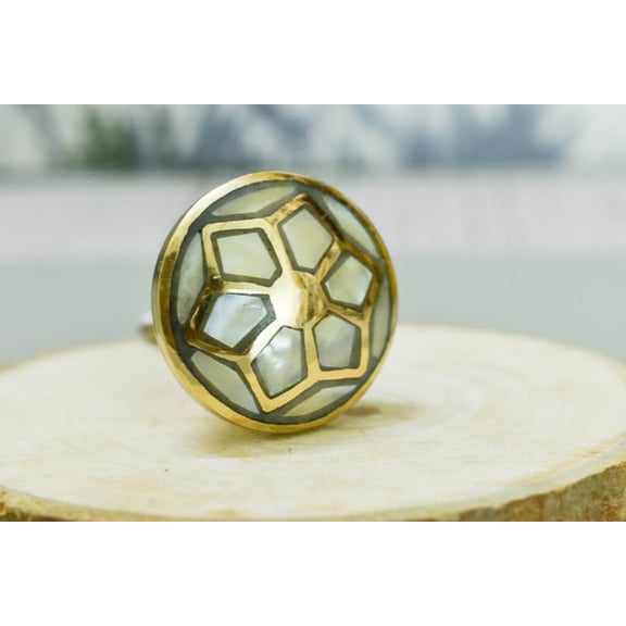 India House Mother of Pearl Dresser Pull Knob,Gold Drawer Knob,Beautiful Gold Metal,Brass Knobs, Pulls, Elegant,Unique, Decorative Cabinet Pulls, set of 6