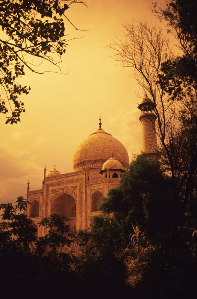 India Taj Mahal at dusk Agra Canvas Art - Kyle Rothenborg Design Pics (22 x 34)