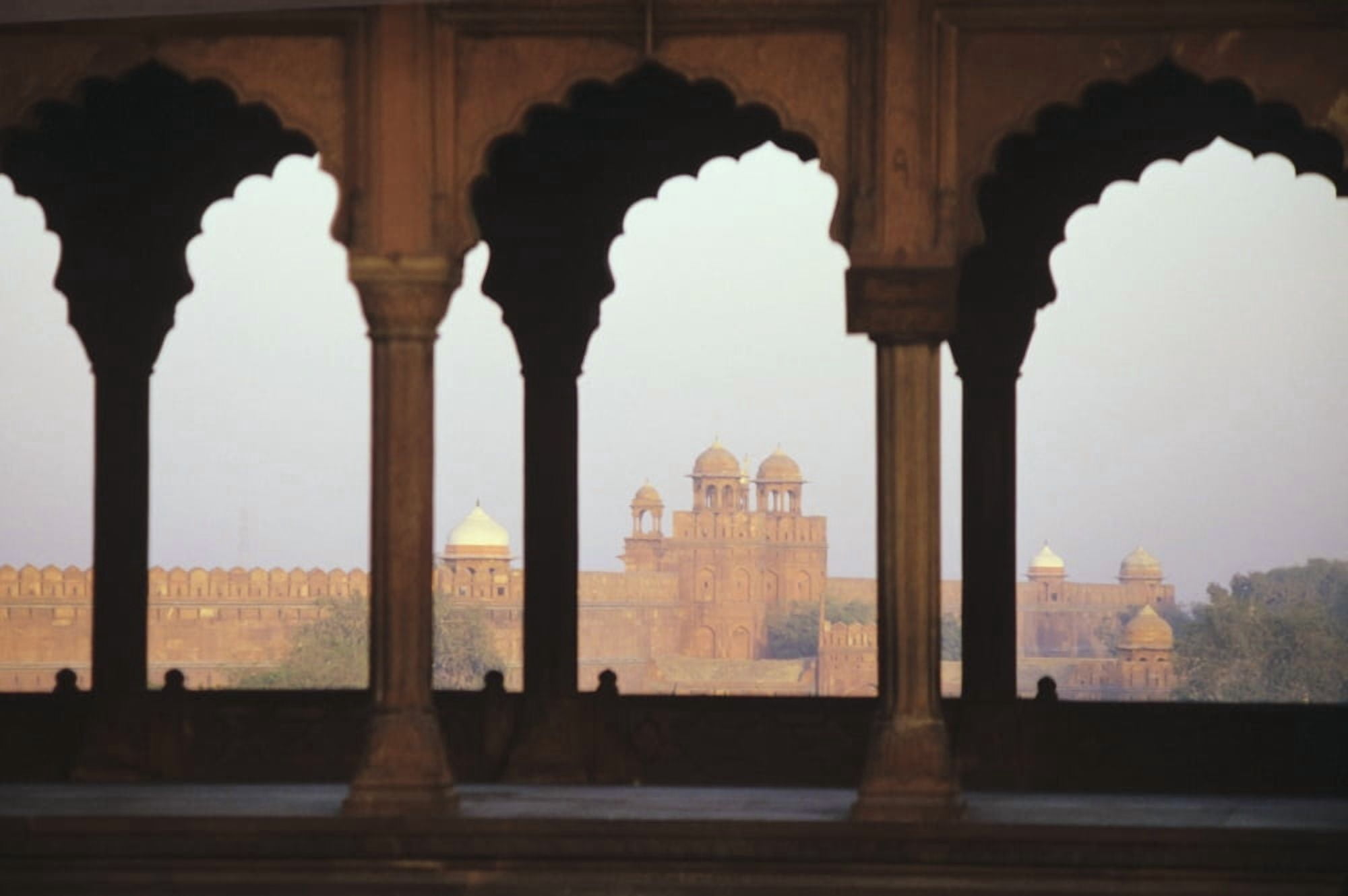 India View of Red Fort from Jama Masjid (Mosque) Old Delhi Canvas Art - Richard Maschmeyer Design Pics (19 x 12)