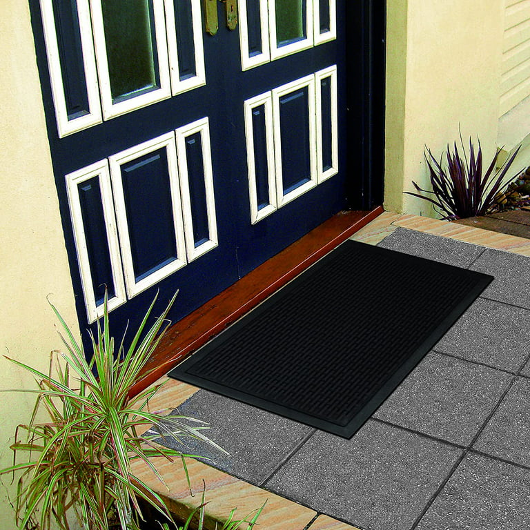 Style Selections 2-ft x 3-ft Natural/Black Rectangular Indoor Door Mat in  the Mats department at