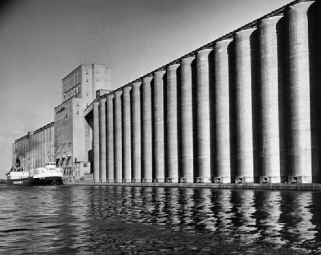 Industrial ships loading at a grain elevator Duluth Minnesota USA Canvas Art - (18 x 24)