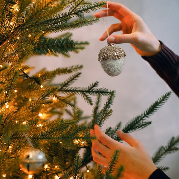 Infidev Christmas Pine Cone Ornament, Flock Material, 12x4x4cm Gray Christmas Tree Decoration Hanging Pendant, Set of 1 for Festive Atmosphere Creation