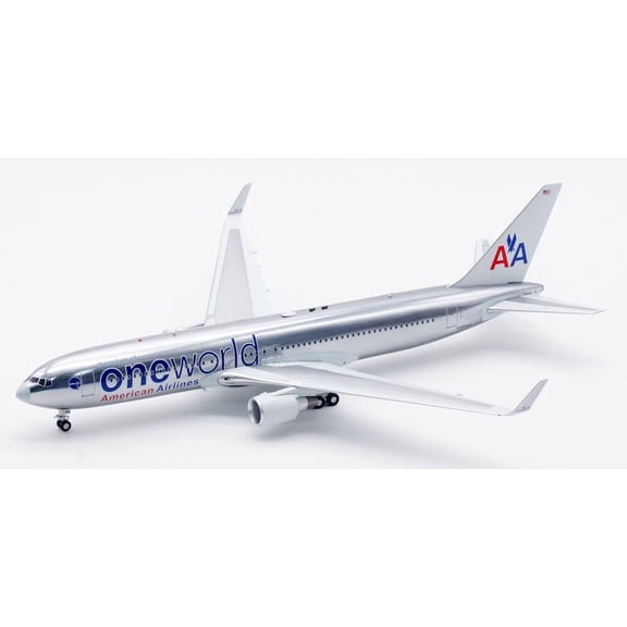 Inflight200 1:200 American (Oneworld) Boeing 767-300 N395AN w/Stand