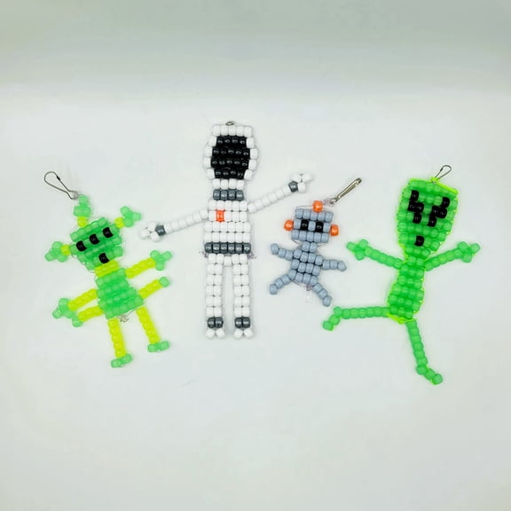 Ink and Trinket Kids Space Bead Pet Craft Kit, Makes 4 Pony Bead Keychains
