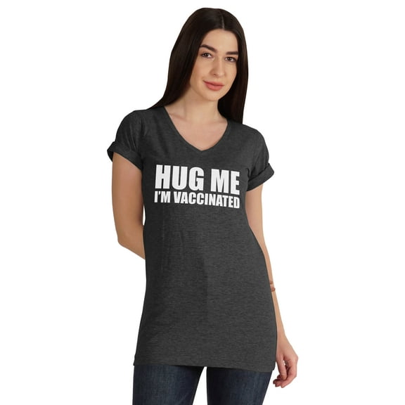 Inkmeso Hug Me I'M Vaccinated Funny Pro-Vaccine V-Neck T-shirt For Womens