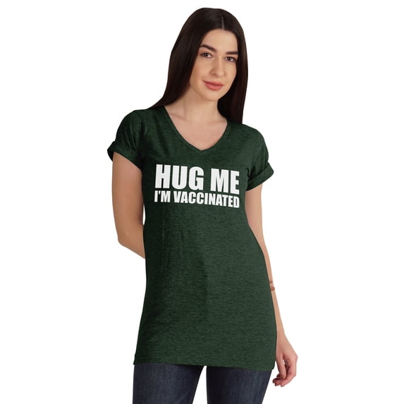 Inkmeso Hug Me I'M Vaccinated Funny Pro-Vaccine V-Neck T-shirt For Womens