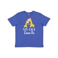 thumbnail image 1 of Inktastic Gigi Loves Me Girls Giraffe Granddaughter Youth T-Shirt, 1 of 5