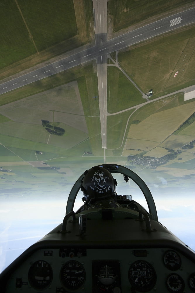 Inside the Pilatus PC-7 turboprop trainer of the Swiss Air Force display team Canvas Art - Daniel KarlssonStocktrek Images (24 x 35)