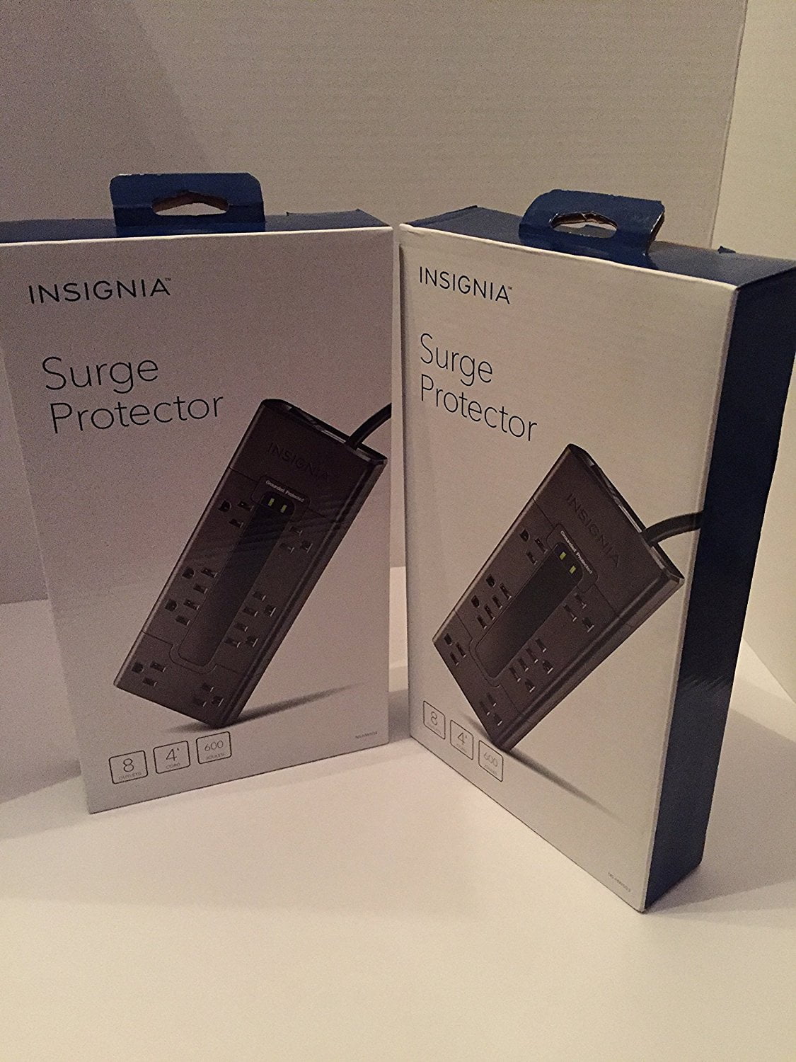 Insignia- 8-Outlet Surge Protector Strip - Black