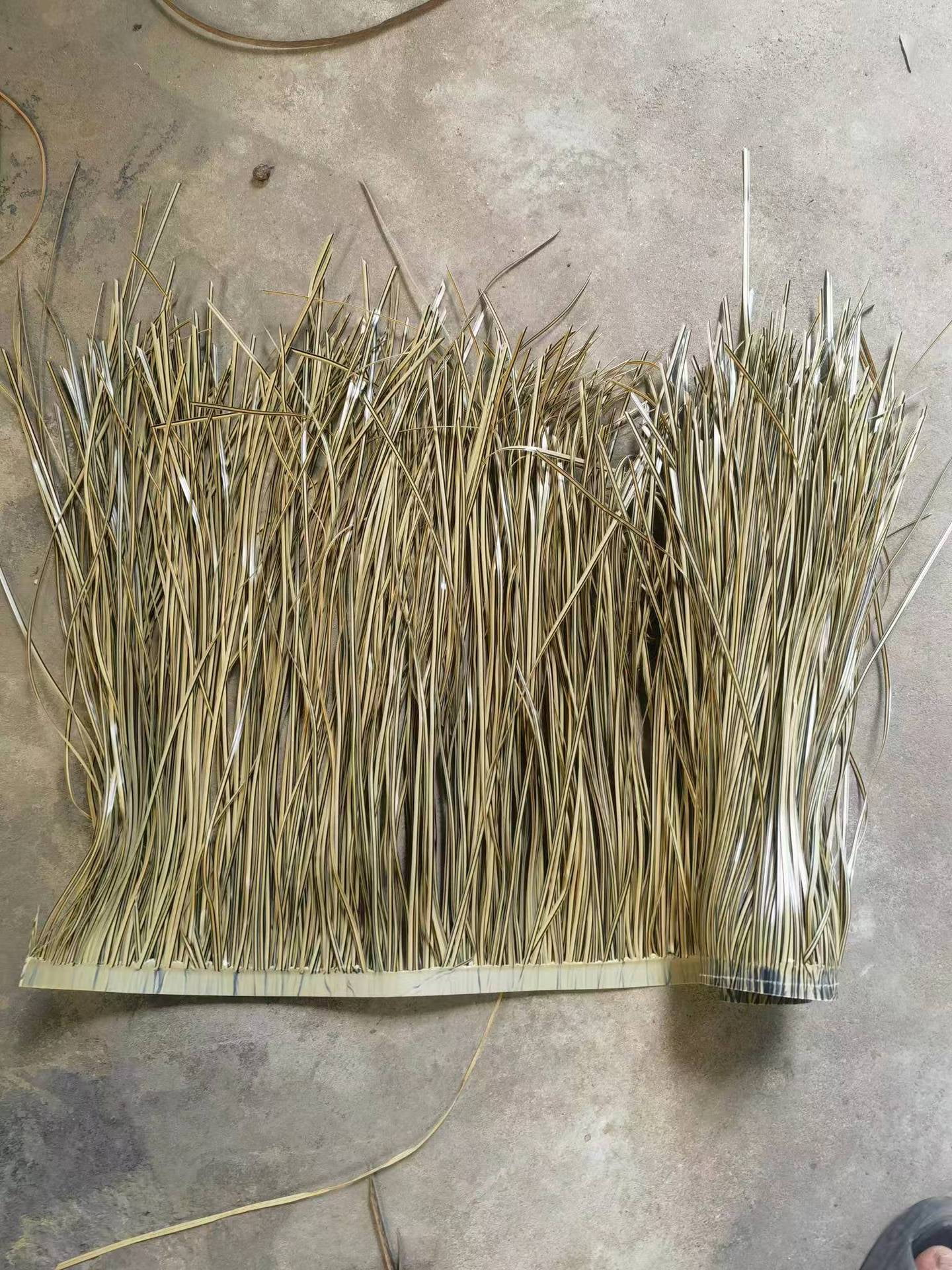 Installation of fast thatch long thatch tile plastic thatch woven straw