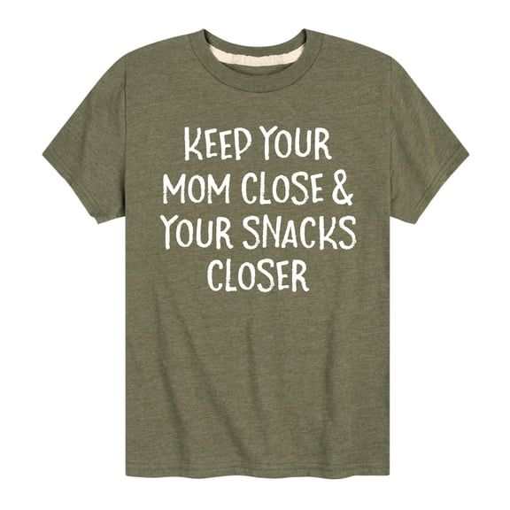 Instant Message - Mom Close Snacks Closer - Toddler And Youth Short Sleeve Graphic T-Shirt