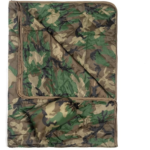 Insulated Outdoor Camping Blanket with Camo Pattern and Wave-Quilted Polyester Fill Size 1.4M x 2M Color Woodland