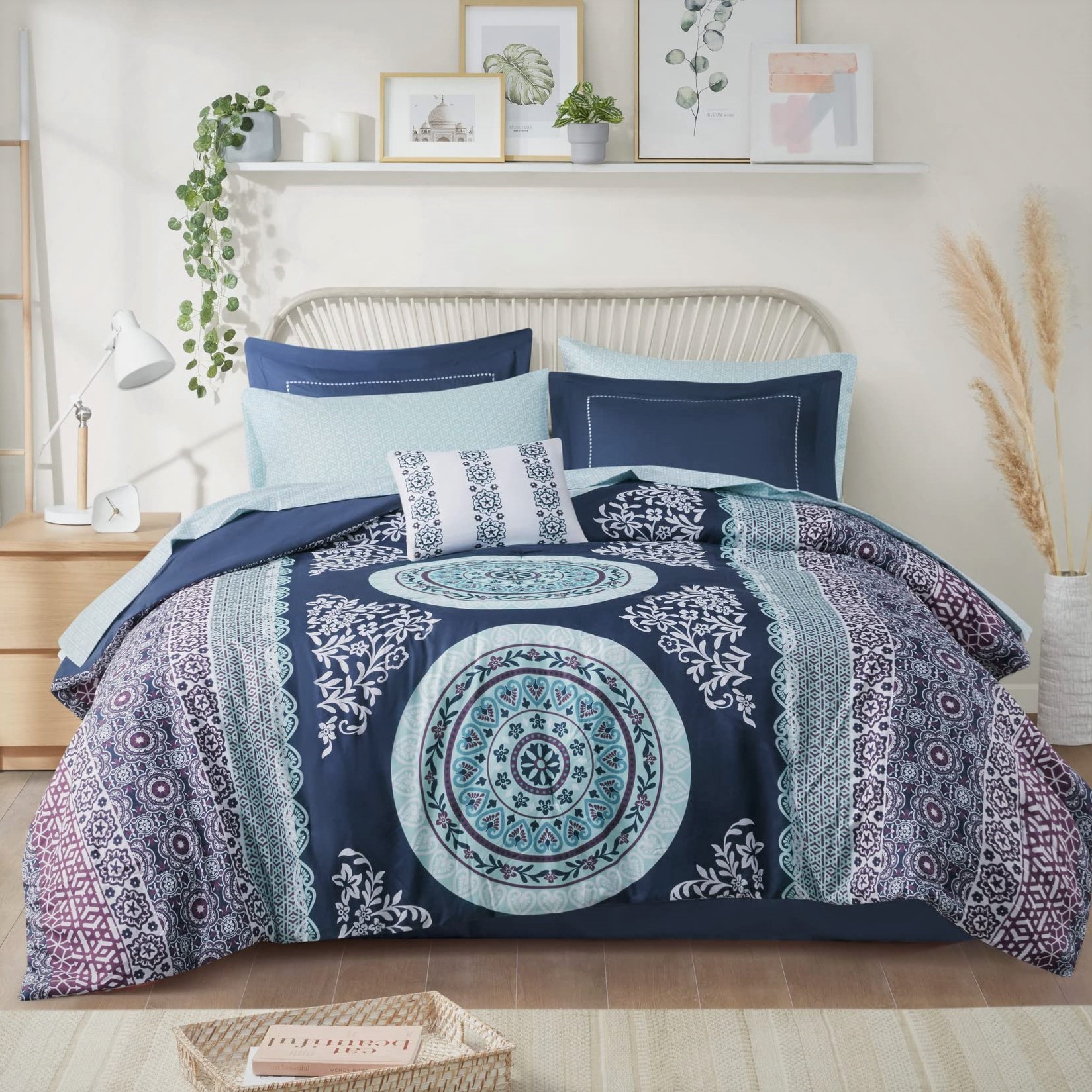 Intelligent Design 7-Piece Twin XL Comforter Sets with Sheet Bed in a Bag Navy Medallion Print Bedding Sets - image 1 of 12