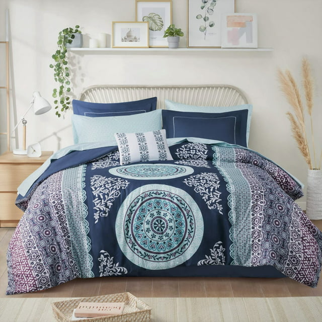 Intelligent Design 7-Piece Twin XL Comforter Sets with Sheet Bed in a Bag Navy Medallion Print Bedding Sets