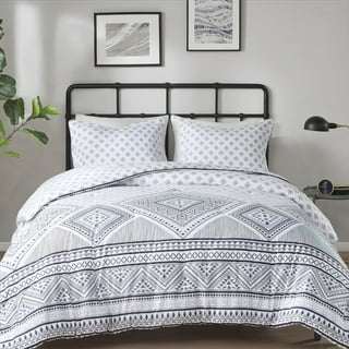 Intelligent Design 3pc Full/Queen Milani Clip Jacquard Comforter Set  Black/White