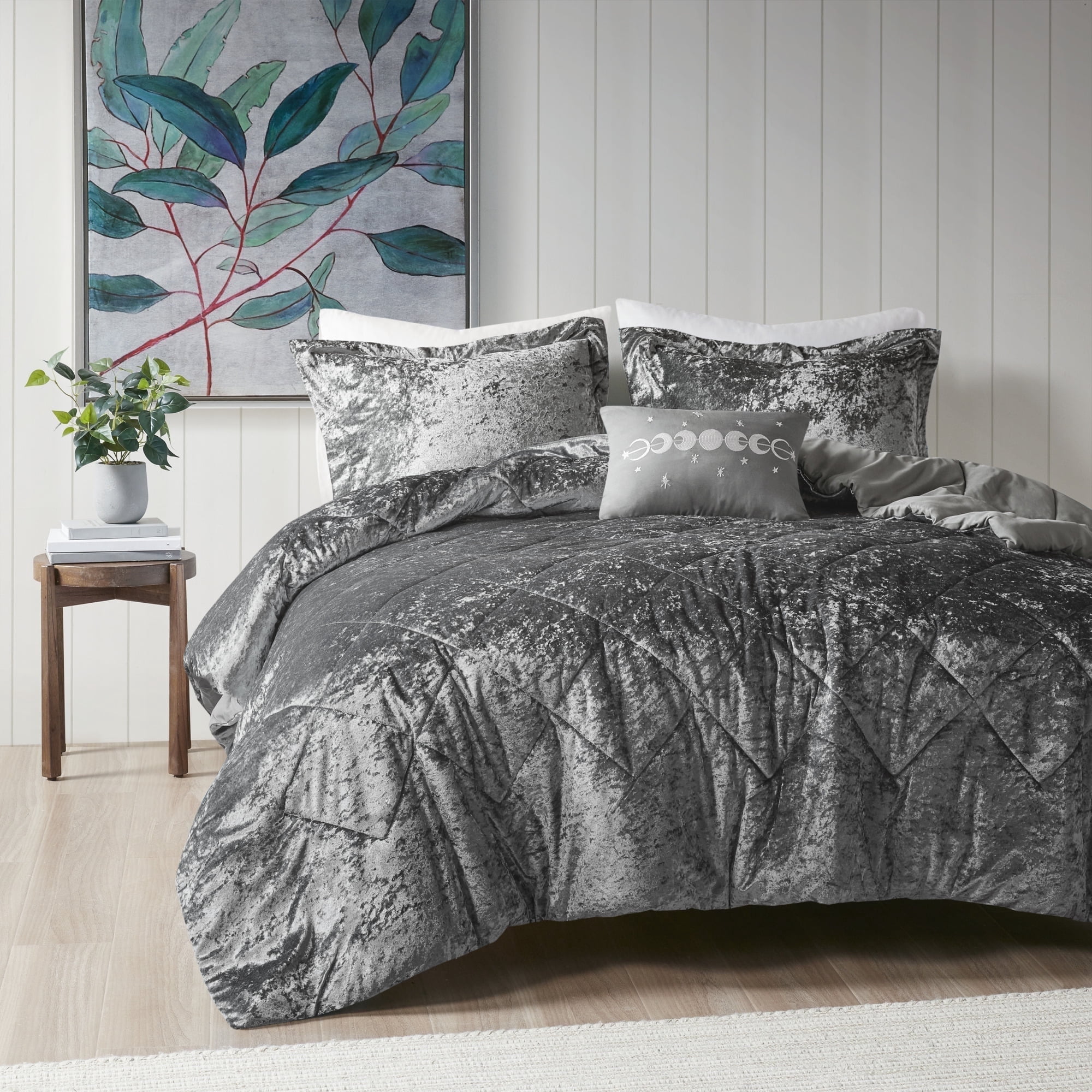 Regency Heights Full/Queen Size Comforter Sets, Velvet Bedding Comforter Set for All Seasons, Grey Bedding Set with Decor Pillow, 4-Piece