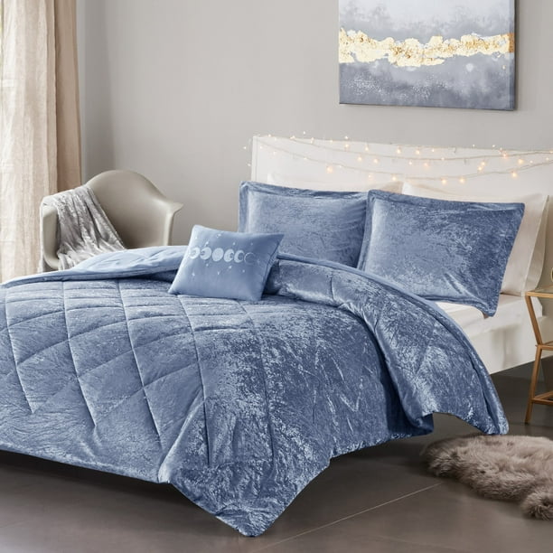 Intelligent Design Full/Queen Velvet Comforter Set with Decor Pillow Diamond Quilting 4Pcs Blue