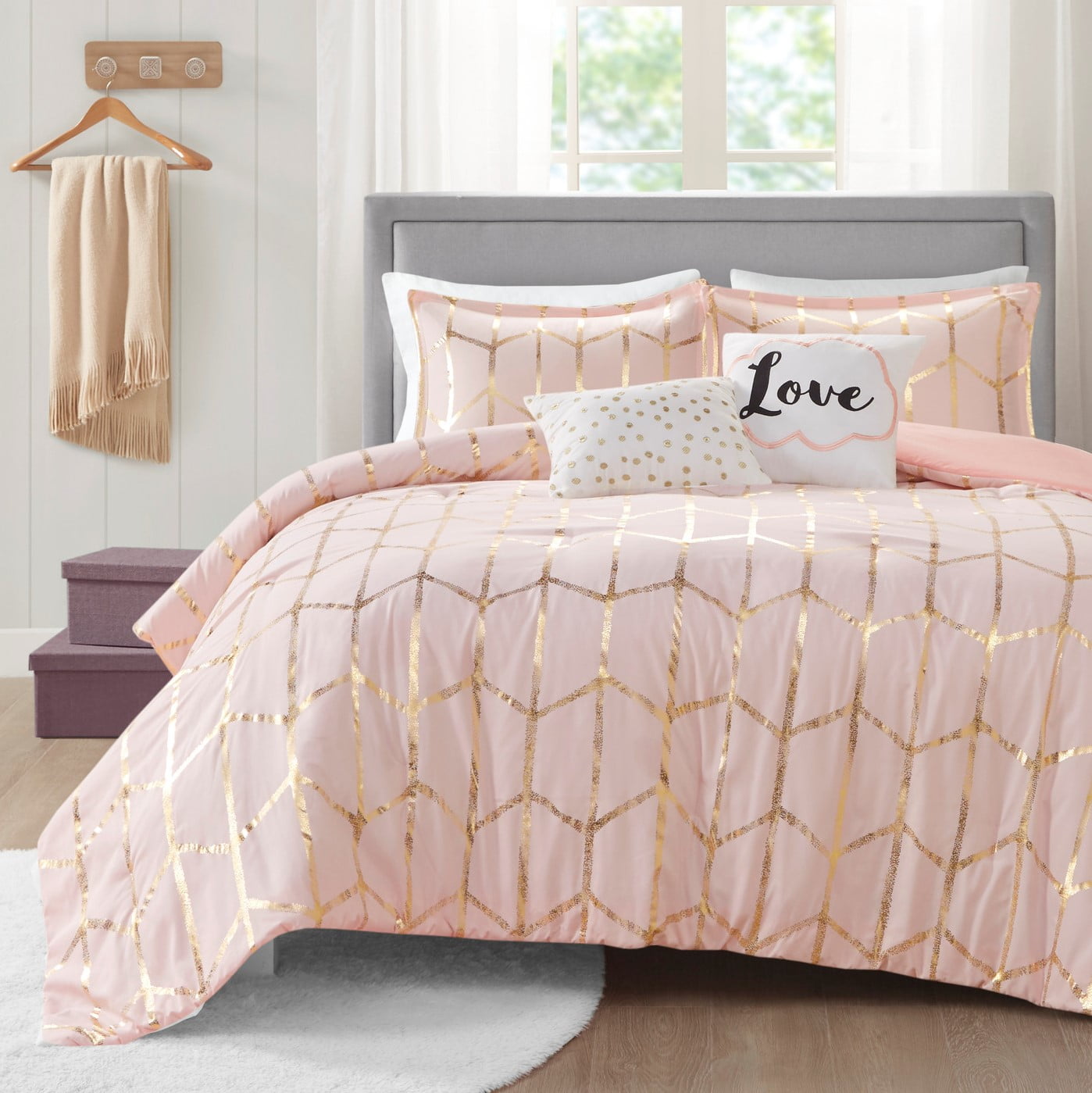 Intelligent Design King/Cal King Comforter Set with Decor Pillow