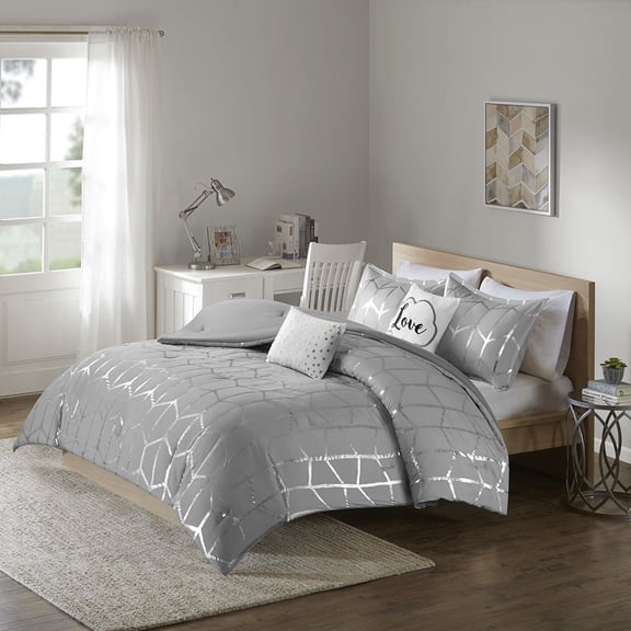 Intelligent Design King/Cal King Comforter Set with Decor Pillow Metallic Geometric 5Pcs Gray/Silver