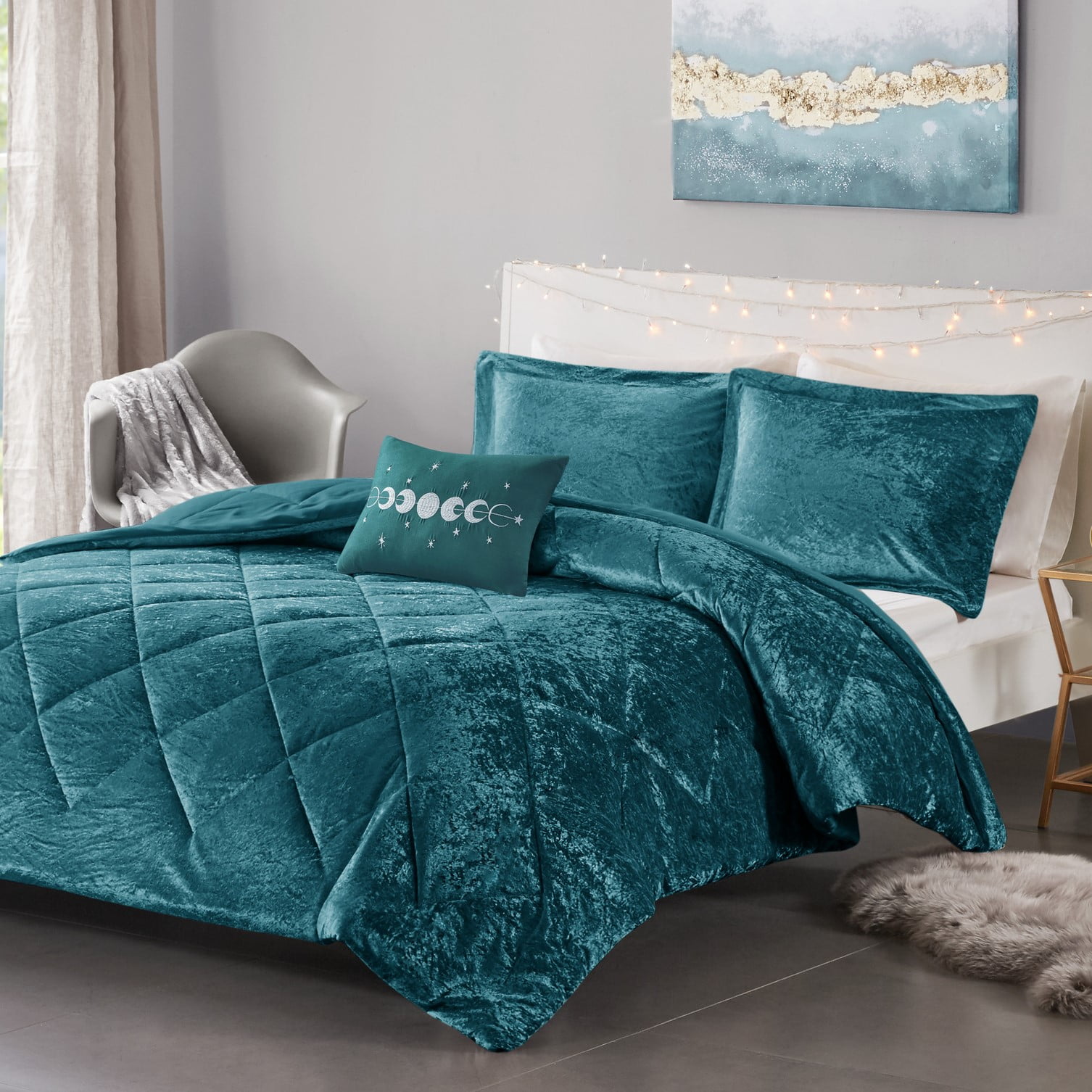 Intelligent Design King/Cal King Velvet Comforter Set with Decor Pillow