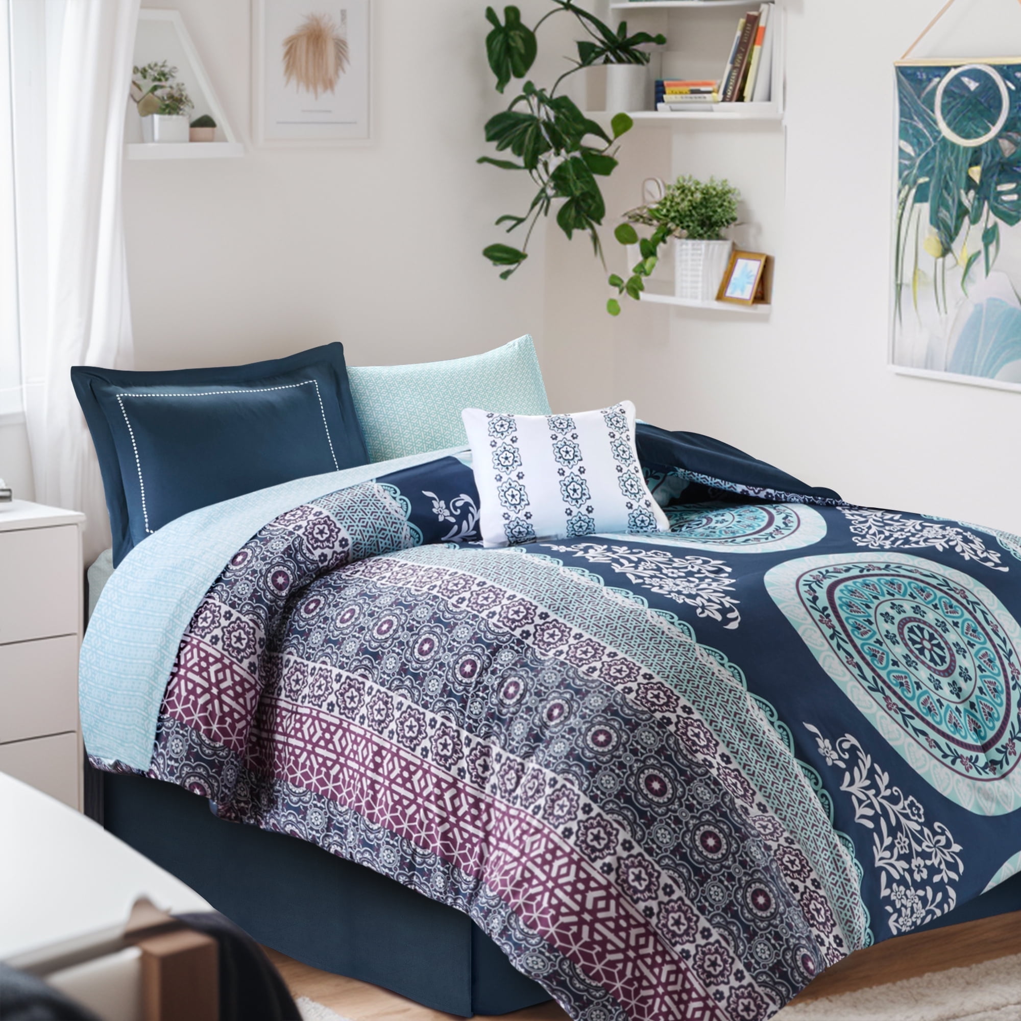 Intelligent Design Loretta Boho Comforter Set with Bed Sheets in Navy ...