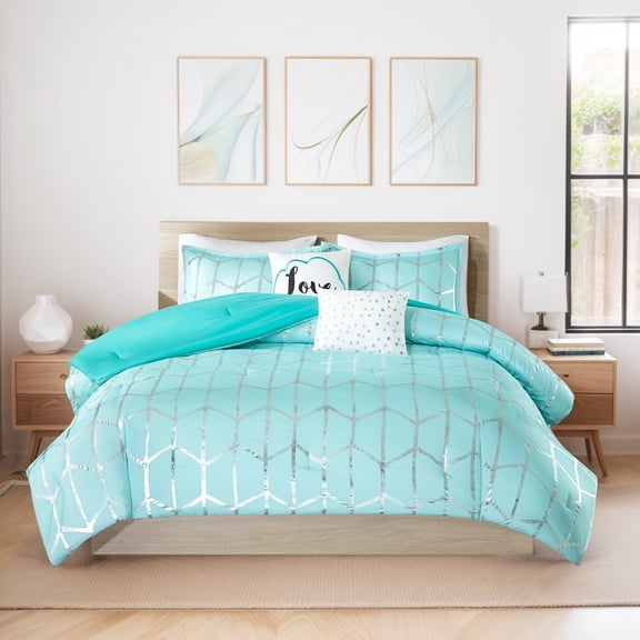 Intelligent Design Raina Metallic Printed Comforter Set in Aqua and Silver
