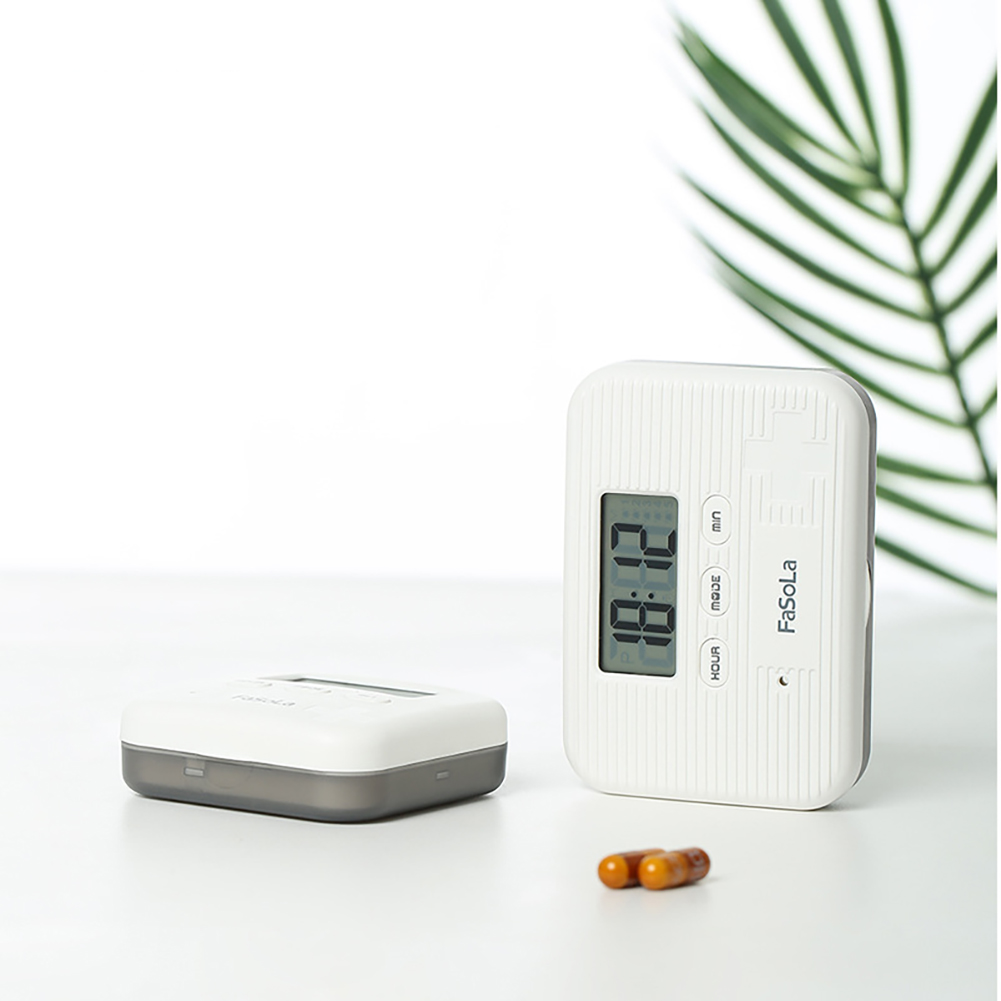 Intelligent electronic pill box reminder to take medicine regularly for the elderly