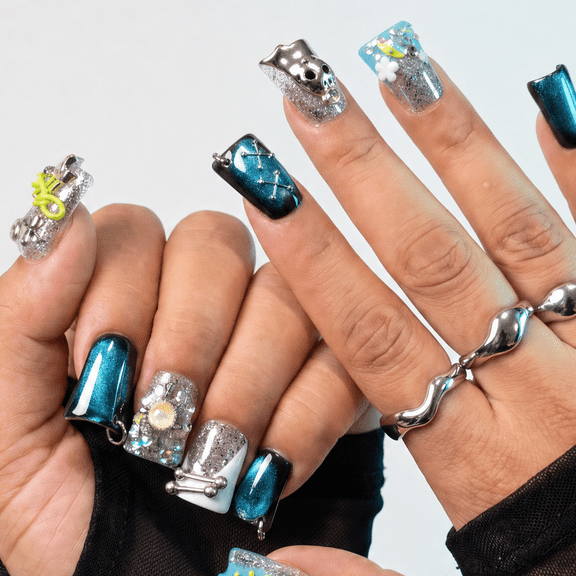 IntoVibes 10PCS Blue Silver Handmade Short Duck Shape Press On Nails, Acrylic Nails with Gothic Skull Chain Design, Reusable False Nails